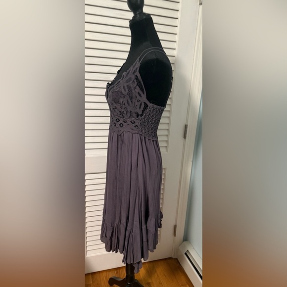 Free People “Adela” Dress in a beautiful Purple Color Size M woman’s. - Picture 2 of 6